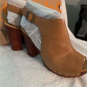 Tan Leather Peep-Toe Women's Shoes